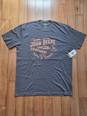 🆕️ John Deere Men’s Charcoal Graphic Tee - Orange Logo Size L
